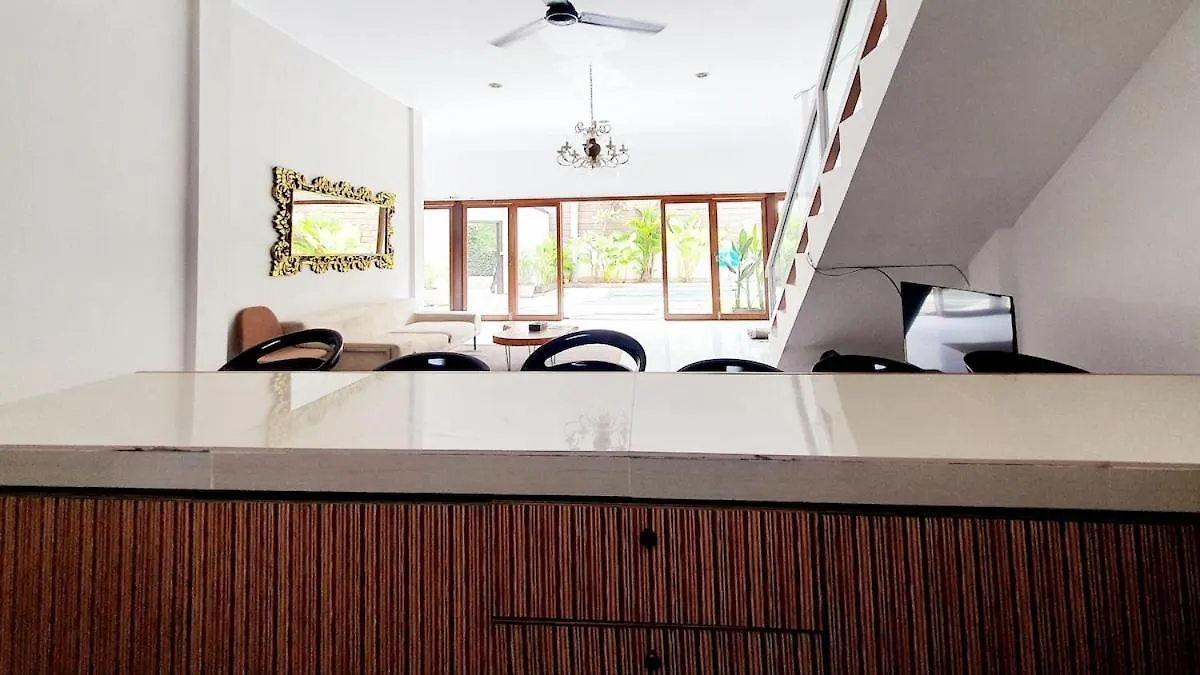 Villa Arinda Central Seminyak