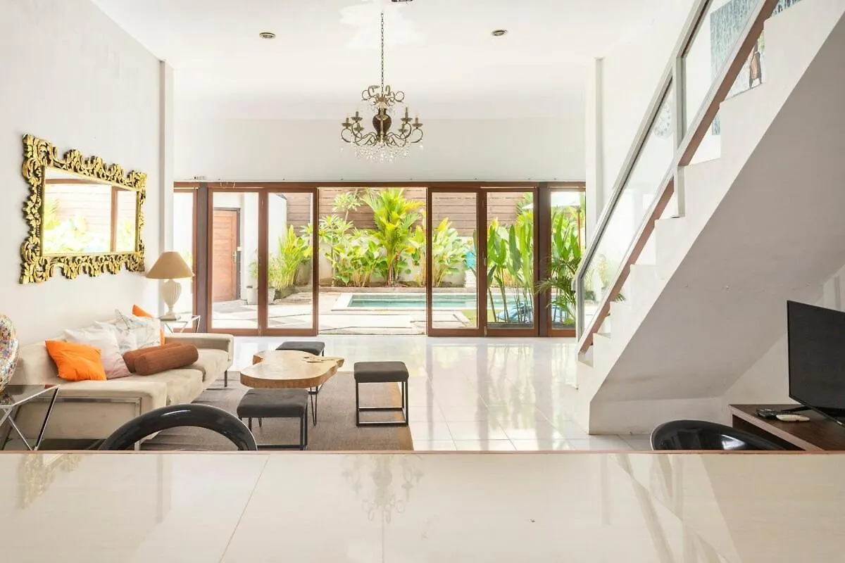 Villa Arinda Central Seminyak